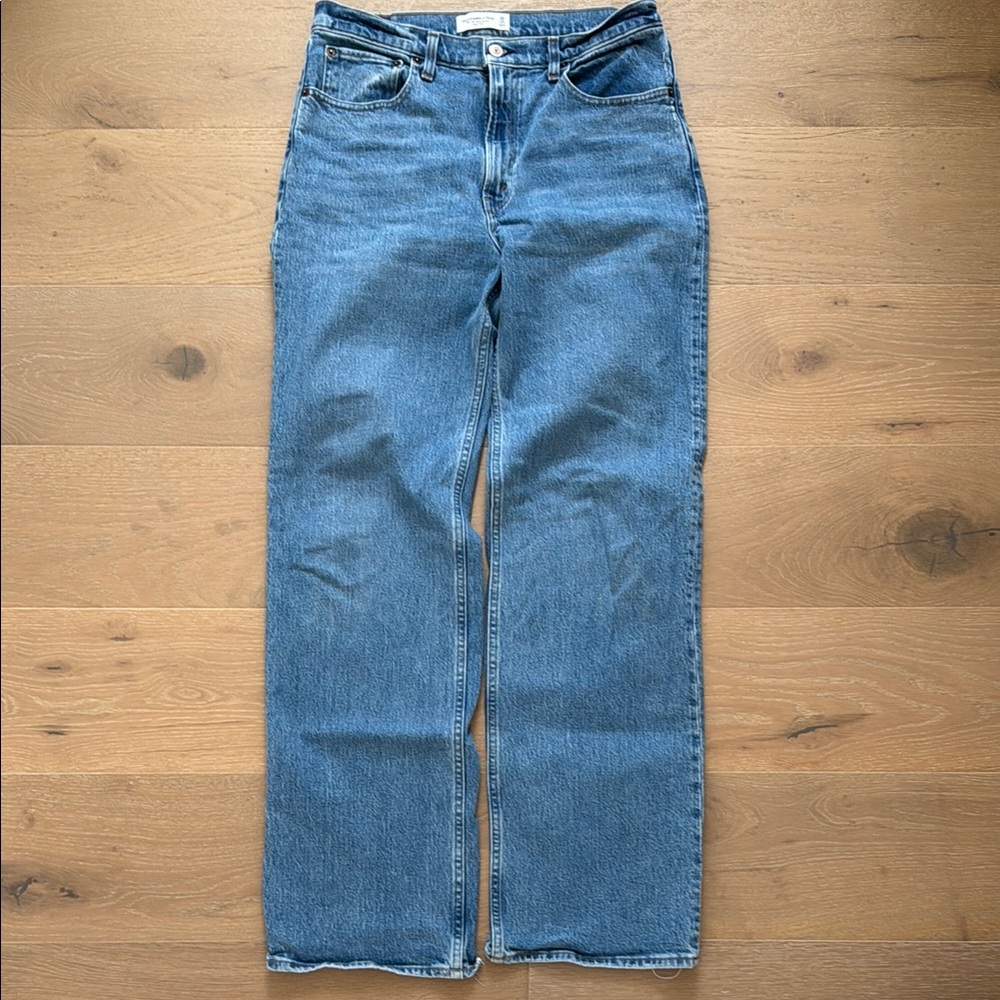 Abercrombie high rise 90s relaxed jeans 10L
